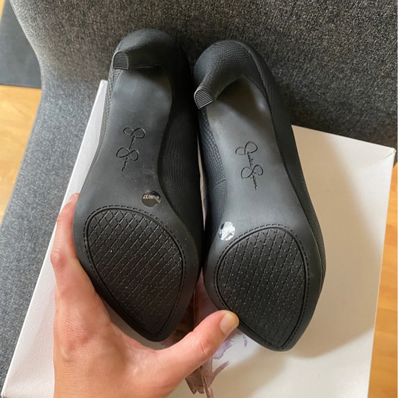 JESSICA SIMPSON Leather Heel Platform Pumps - Picture 9 of 9